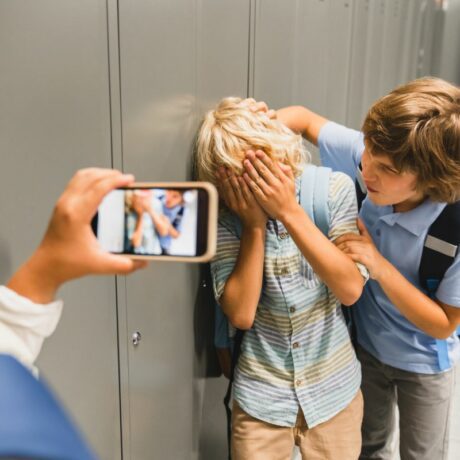 Tipuri de bullying și cum le recunoaștem