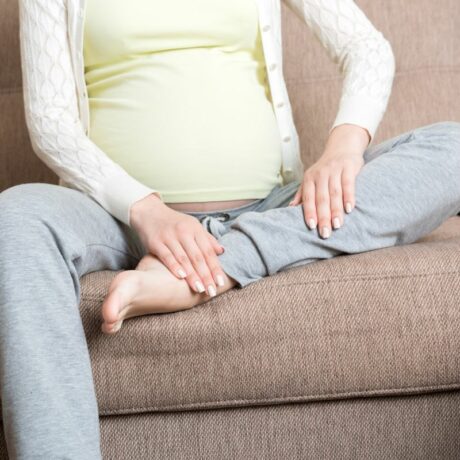 Cum să combați problema picioarelor umflate în sarcină. Câteva sfaturi pe care le poți pune în practică