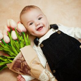 Bebelușii născuți în martie. Lucruri uimitoare pe care le poți afla despre aceștia