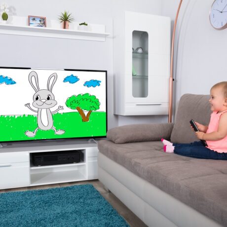 Efectele ecranelor asupra copiilor: studiile arată rezultate îngrijorătoare