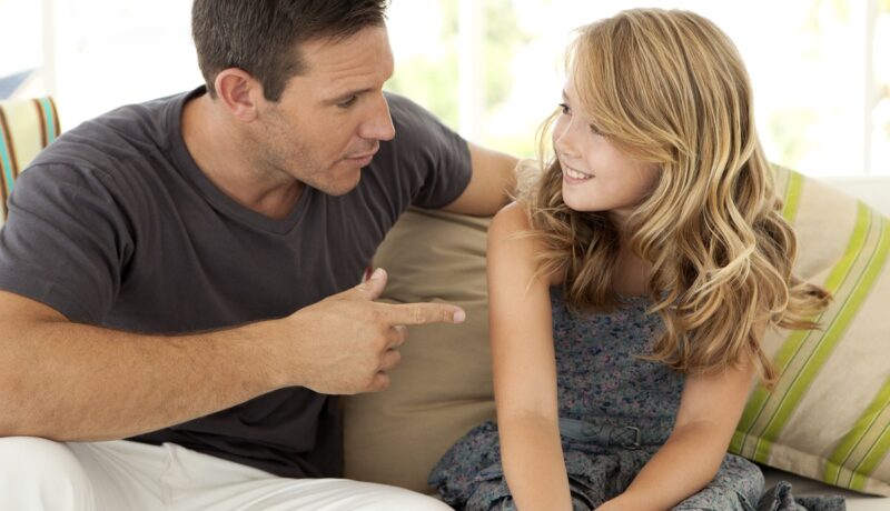 Ce are nevoie să audă fata de la tată: 7 lucruri pe care să i le spui