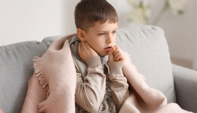 Tusea prelungită la copii: de ce apare și cum se tratează