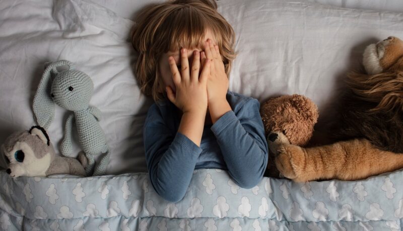 De la ce vârstă doarme copilul singur, una dintre provocările parenting-ului modern