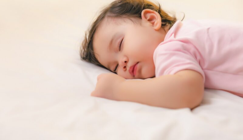 Somnul de zi al copilului: ghid pentru părinți