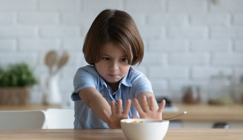 10 strategii eficiente pentru a preveni mâncatul pretențios la copii
