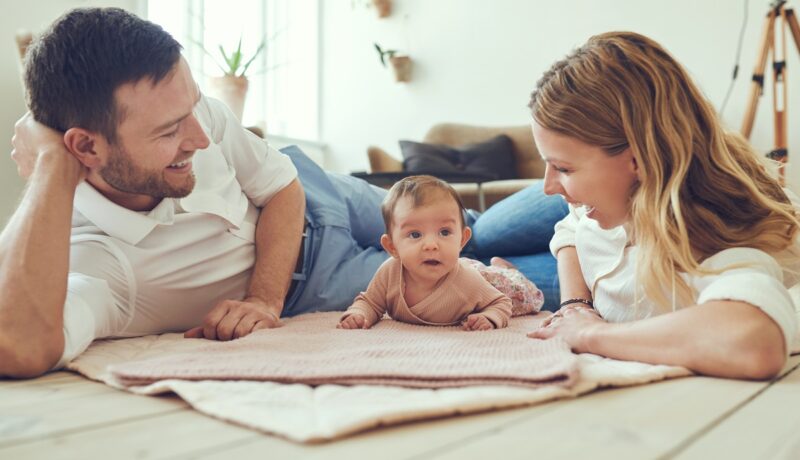 Cum să eviți conflictele cu partenerul după naștere