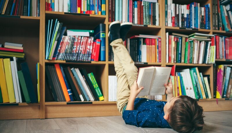 Cum îl motivezi pe copil să citească