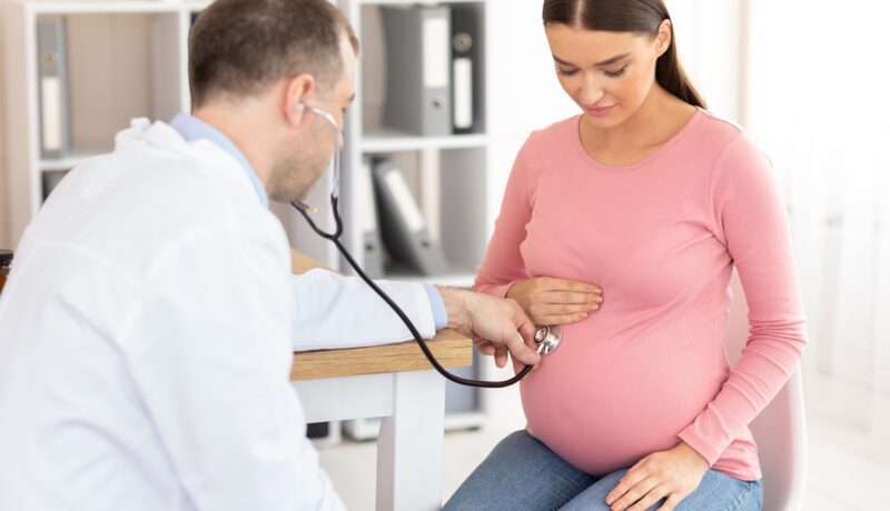 10 simptome pe care să nu le ignori în sarcină