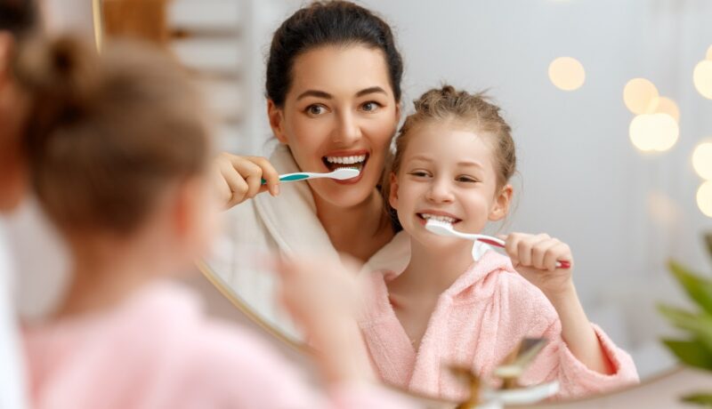 Lucruri care afectează smalțul dinților copilului