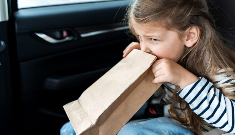 Cum să previi răul de mașină la copii: de ce apare și cum poate fi combătut