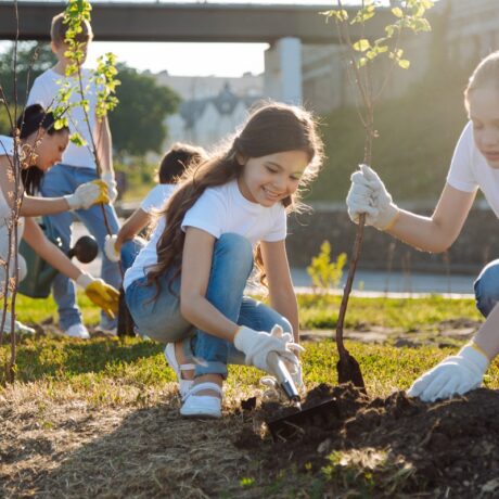 5 motive pentru care voluntariatul este benefic pentru copii