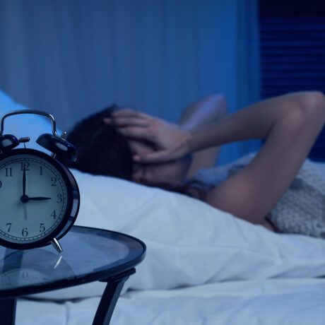 Insomnia postpartum: cauze și soluții. Ce spun specialiștii