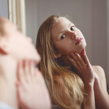 Tot ce trebuie să știe părinții despre pubertatea precoce: sfaturi de la specialiști