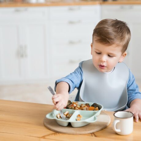 Alimente care pot fi nesigure pentru copilul tău. Ce produse recomandă nutriționiștii să eviți
