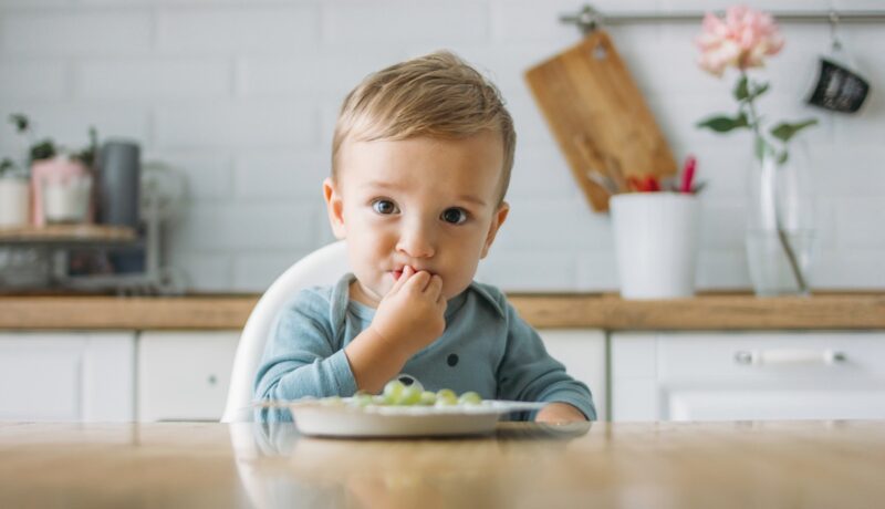 Când poți introduce strugurii în alimentația copilului tău. Sfaturi utile pentru diversificare