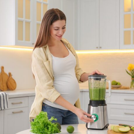 Rețete sănătoase de smoothie pentru gravide. Ce recomandă nutriționiștii să incluzi în dieta ta