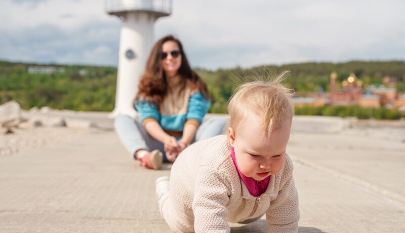 Cum să fii părinte-far? Părinții-far au copii mai încrezători și rezilienți