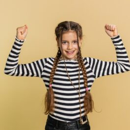 Creșterea copiilor încrezători: ce greșesc părinții când vor să le dezvolte această abilitate?