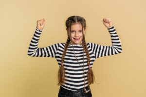 Creșterea copiilor încrezători: ce greșesc părinții când vor să le dezvolte această abilitate?