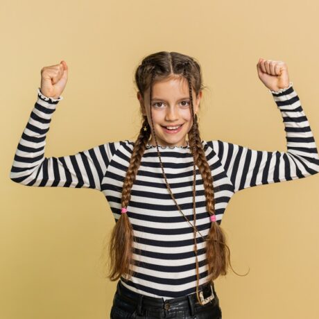 Creșterea copiilor încrezători: ce greșesc părinții când vor să le dezvolte această abilitate?