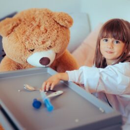 Idei de jocuri de rol care stimulează empatia și imaginația copiilor