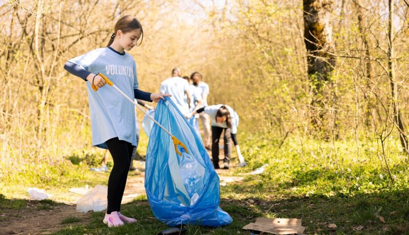 Cum să crești un copil eco-friendly: Idei practice pentru 2025