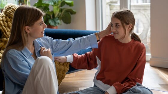 Cum să abordezi subiectul sănătății mentale cu adolescenții