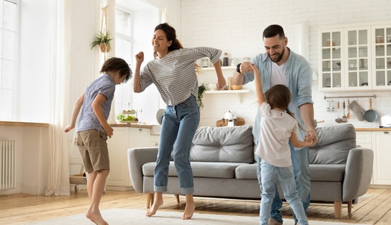 Cum să ai un weekend relaxant în familie fără stres