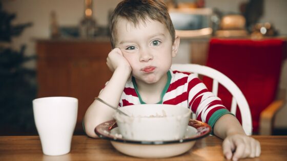 Cum să recunoști și să tratezi tulburările de alimentație la copii