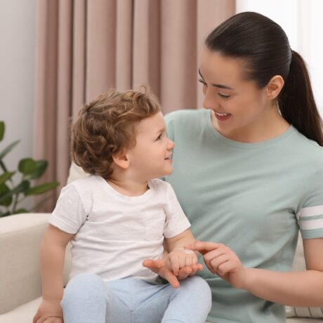 Semne care arată că ai un copil sensibil. La ce recomandă specialiștii să fii atentă