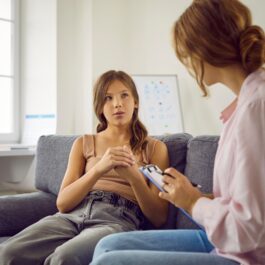 9 tipuri eficiente de terapie pentru adolescenți
