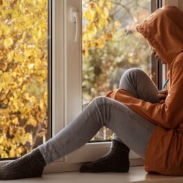 Criză de sănătate mintală la adolescenți – cum pot ajuta părinții