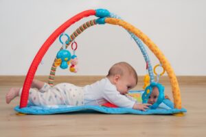 Testul oglinzii la bebeluși. Ce înseamnă și când ar trebui să îl faci