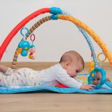 Testul oglinzii la bebeluși. Ce înseamnă și când ar trebui să îl faci