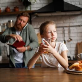 8 semne ale neglijării emoționale într-o familie