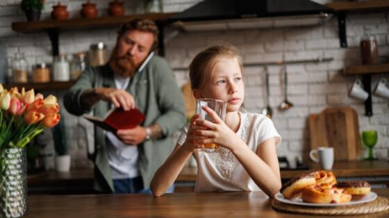 8 semne ale neglijării emoționale într-o familie