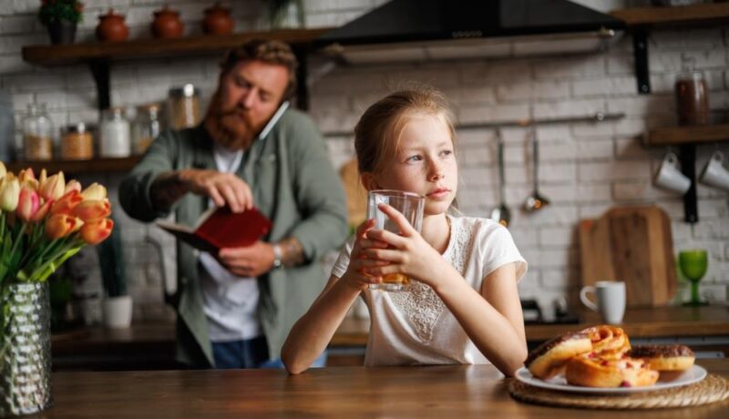 8 semne ale neglijării emoționale într-o familie