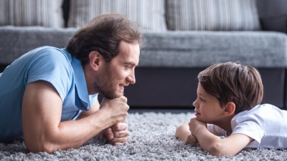 Greșeala pe care o fac părinții când îi învață pe copii despre sex