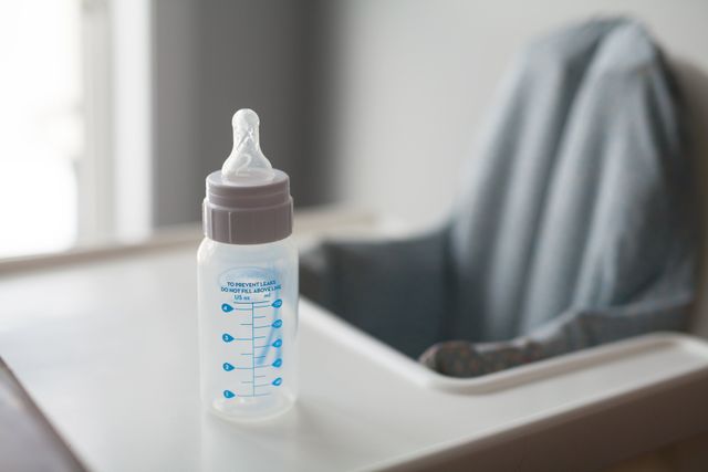Când echipamentul de parenting devine mai inteligent decât sfaturile bunicii